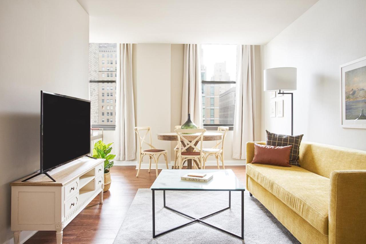 Sonder Liberty Place Philadelphia Room photo